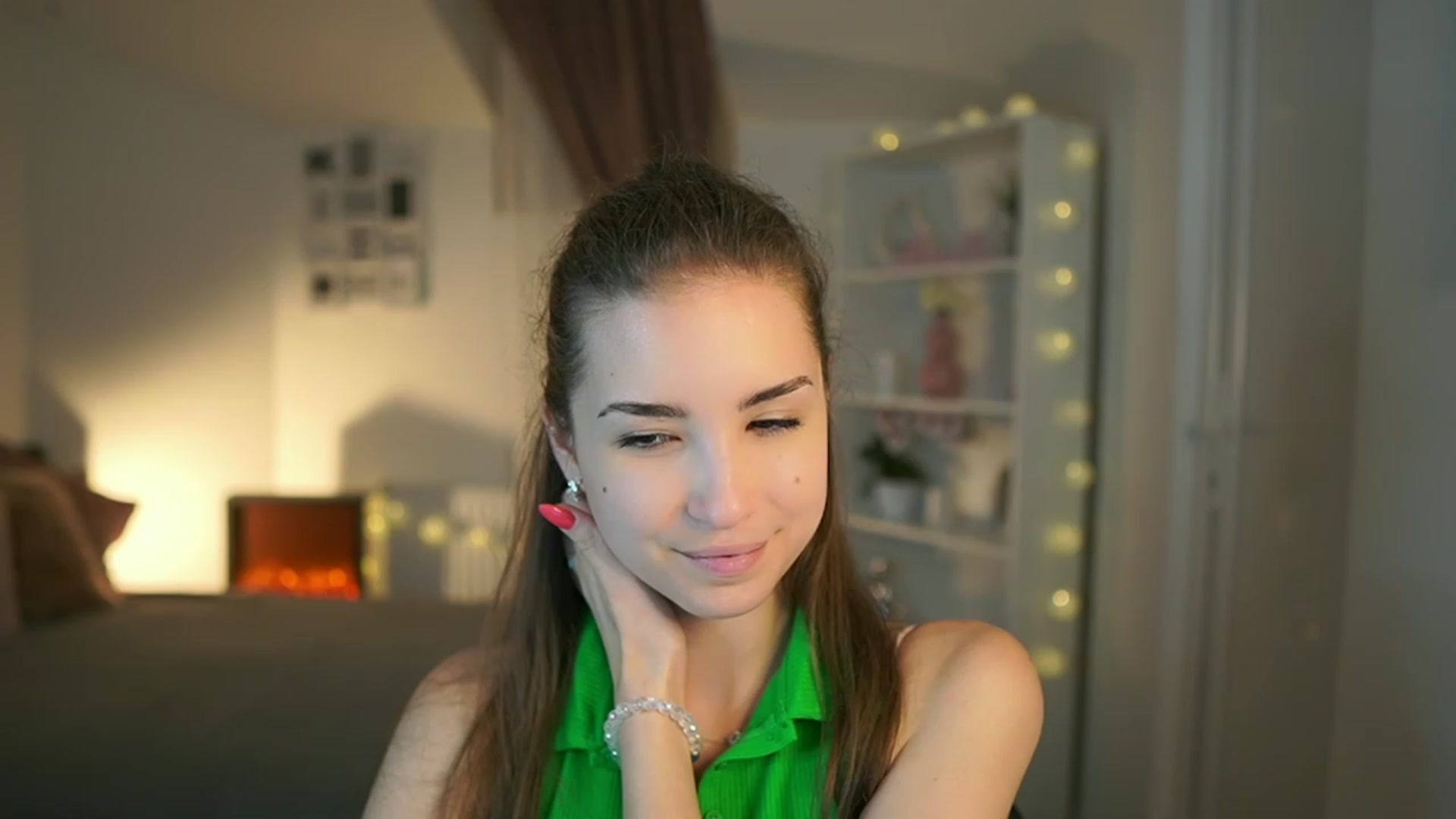 Gallery image thumbnail from Shy_jane's myfreecams stream on, 06/29/2023, 15:50 image 12 of 20