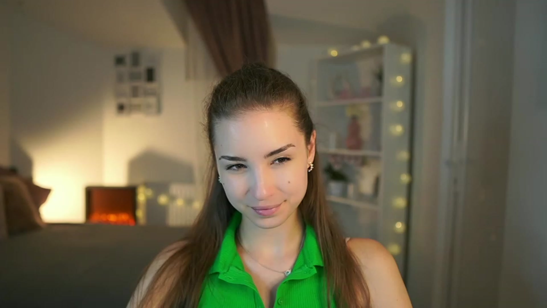 Gallery image thumbnail from Shy_jane's myfreecams stream on, 06/29/2023, 15:50 image 6 of 20