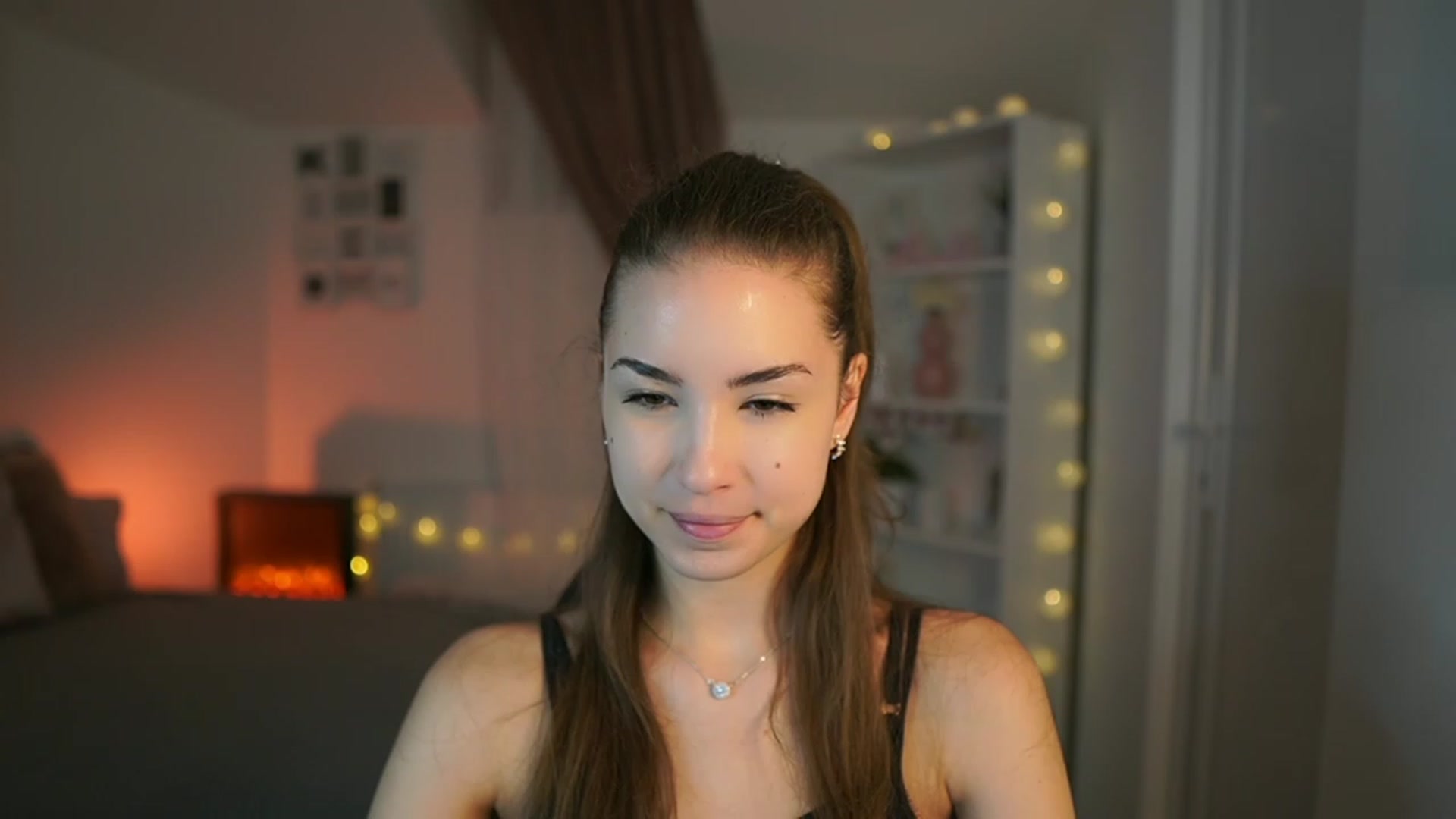 Gallery image thumbnail from Shy_jane's myfreecams stream on, 06/30/2023, 08:45 image 2 of 20