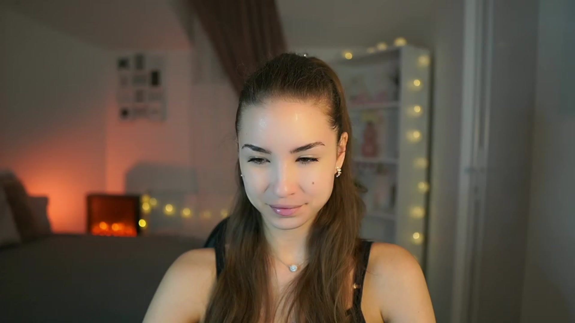 Gallery image thumbnail from Shy_jane's myfreecams stream on, 06/30/2023, 08:45 image 7 of 20