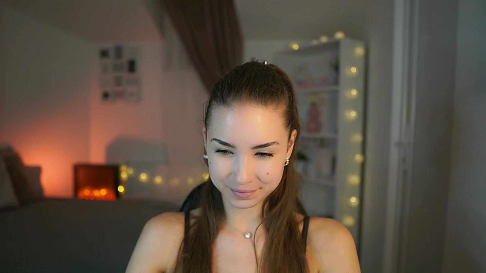 Gallery image thumbnail from Shy_jane's myfreecams stream on, 06/30/2023, 10:40 image 4 of 20