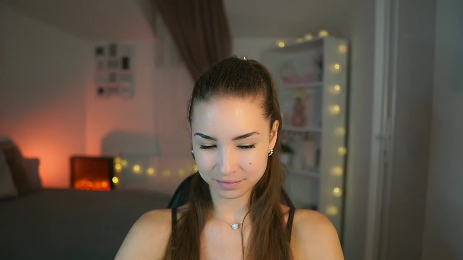Gallery image thumbnail from Shy_jane's myfreecams stream on, 06/30/2023, 10:40 image 6 of 20