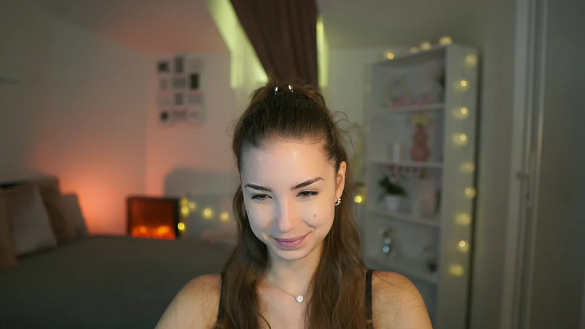 Gallery image thumbnail from Shy_jane's myfreecams stream on, 07/08/2023, 09:43 image 11 of 20