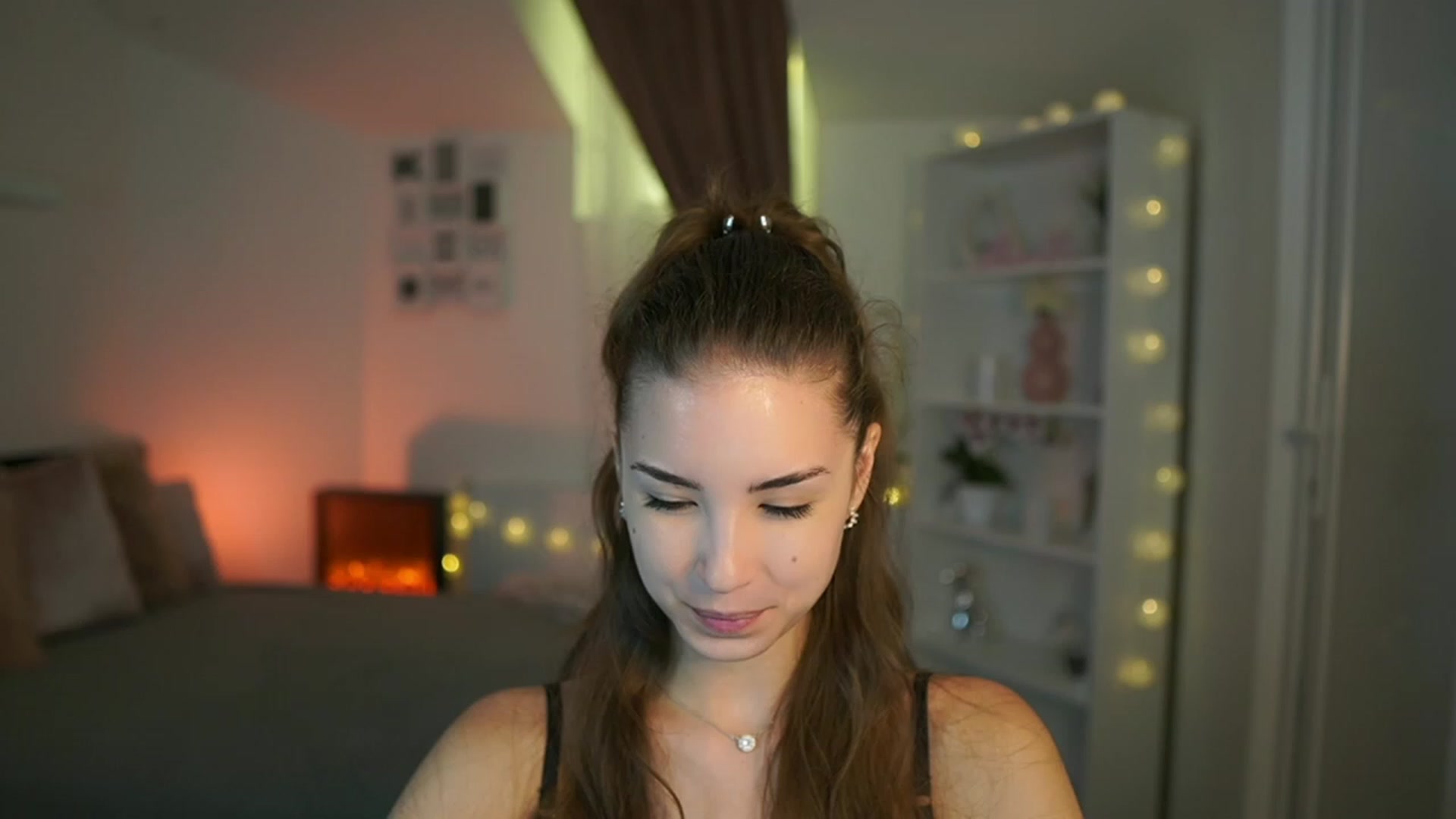 Gallery image thumbnail from Shy_jane's myfreecams stream on, 07/08/2023, 09:43 image 12 of 20
