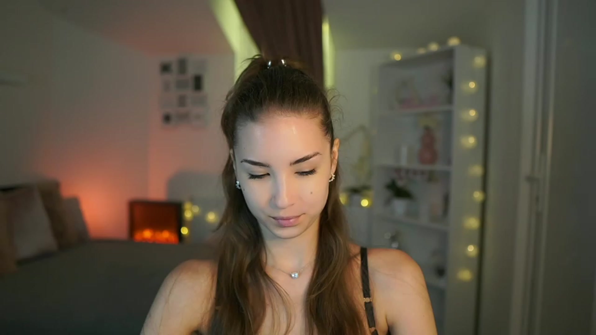 Gallery image thumbnail from Shy_jane's myfreecams stream on, 07/08/2023, 09:43 image 19 of 20