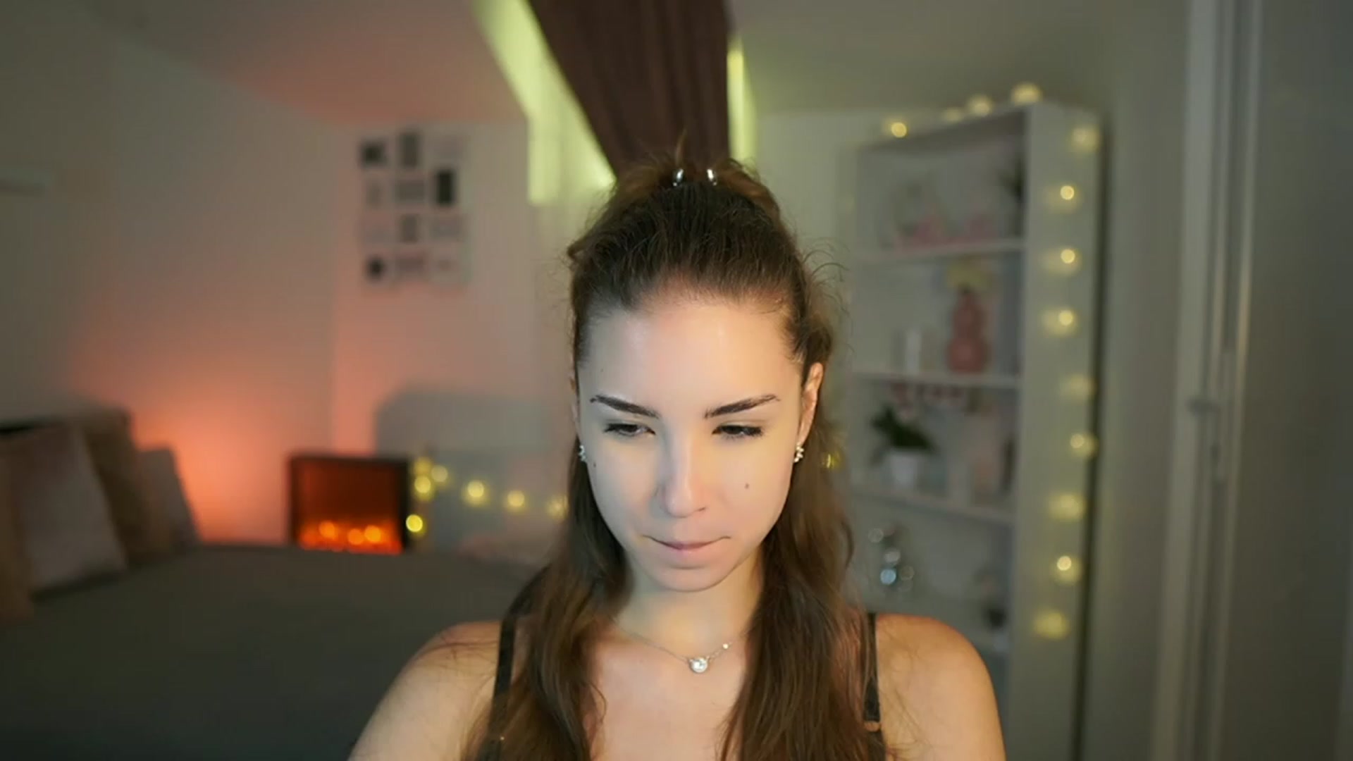 Gallery image thumbnail from Shy_jane's myfreecams stream on, 07/08/2023, 10:53 image 16 of 20