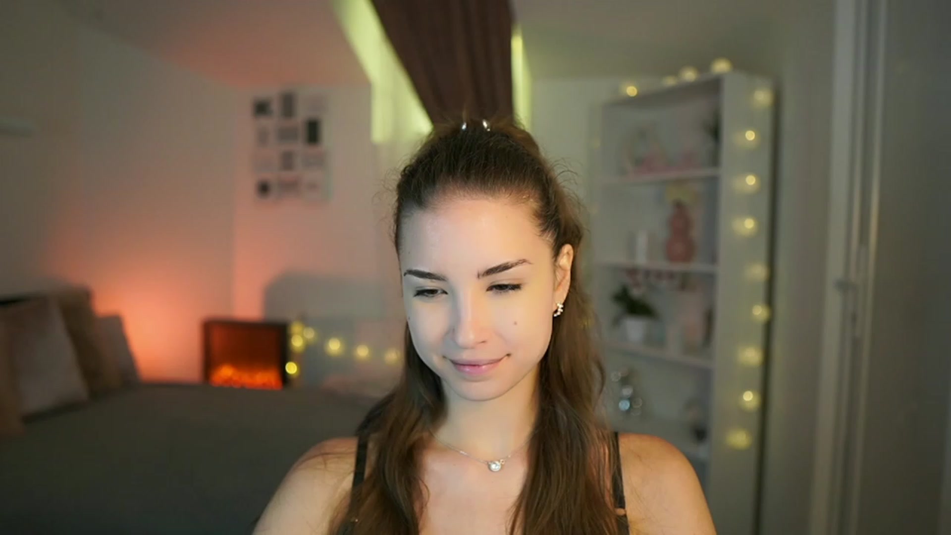 Gallery image thumbnail from Shy_jane's myfreecams stream on, 07/08/2023, 10:53 image 14 of 20