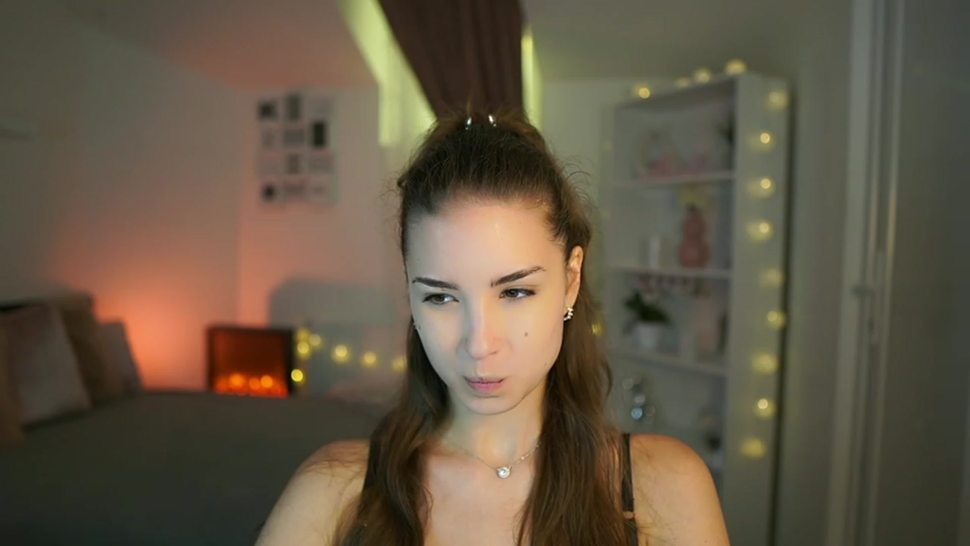Gallery image thumbnail from Shy_jane's myfreecams stream on, 07/08/2023, 10:53 image 11 of 20