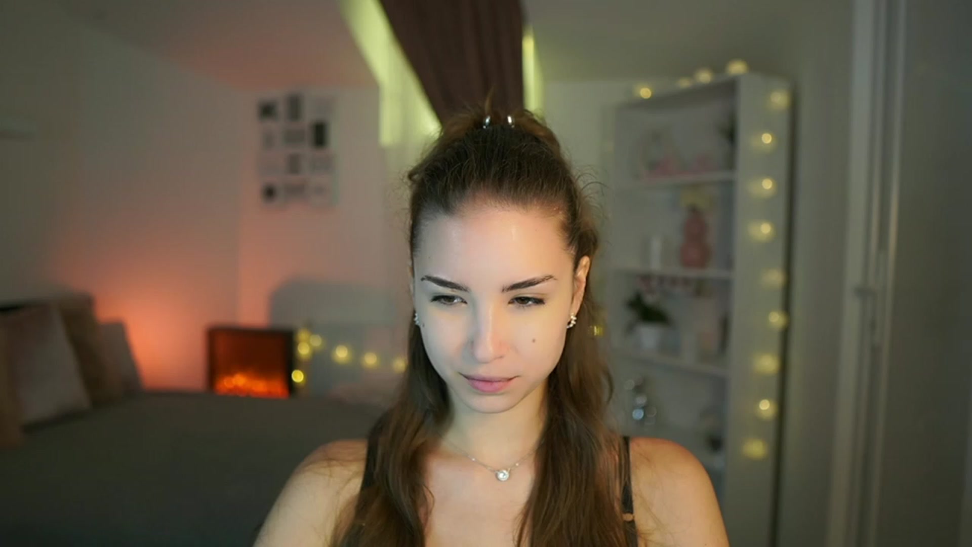 Gallery image thumbnail from Shy_jane's myfreecams stream on, 07/08/2023, 10:53 image 12 of 20