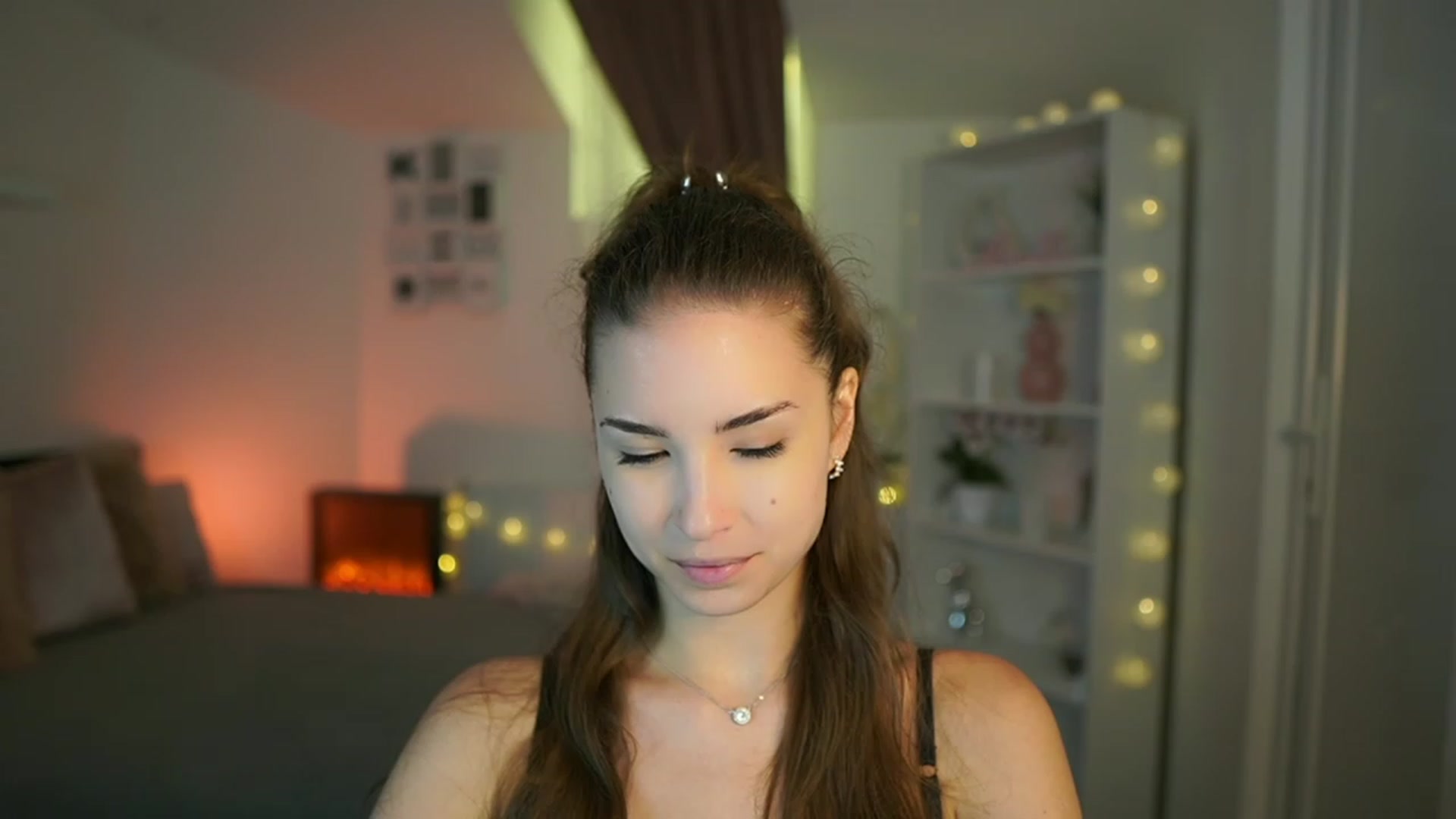 Gallery image thumbnail from Shy_jane's myfreecams stream on, 07/08/2023, 10:53 image 9 of 20