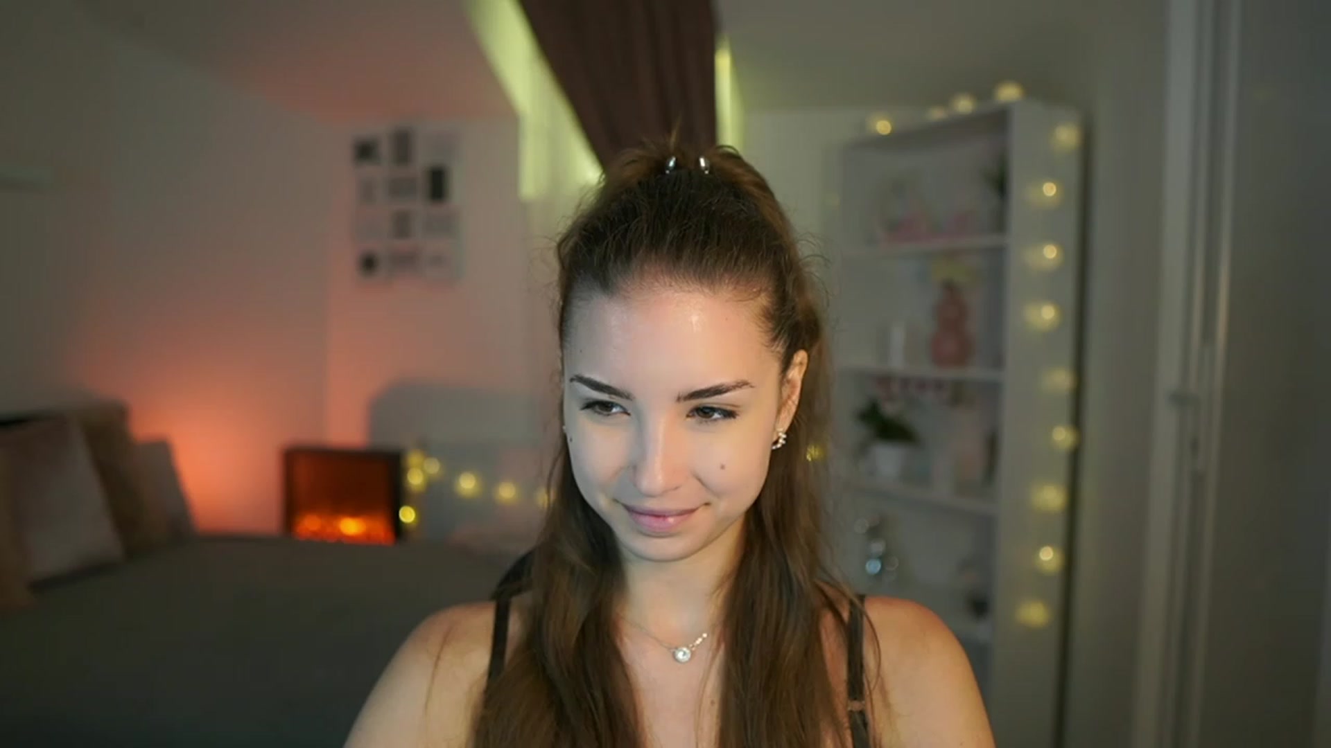 Gallery image thumbnail from Shy_jane's myfreecams stream on, 07/08/2023, 10:53 image 1 of 20