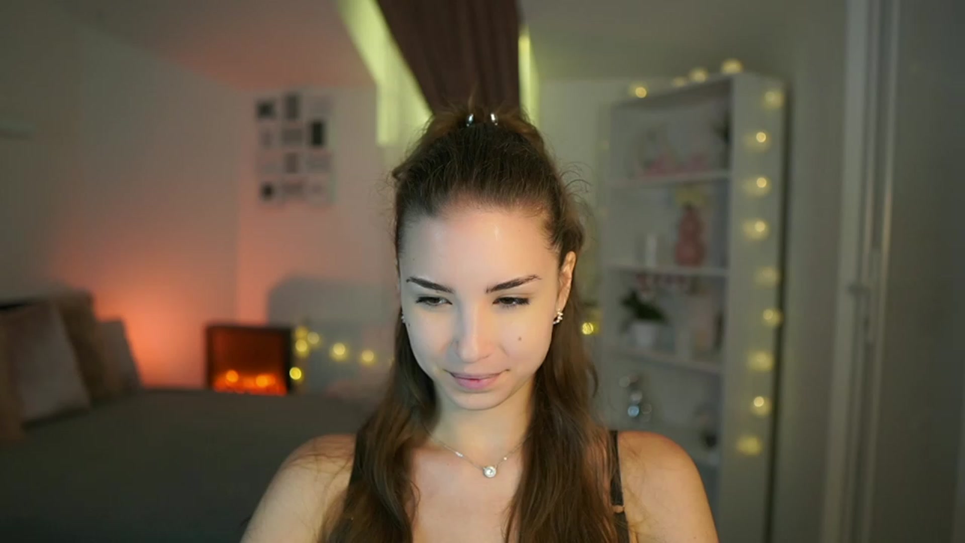 Gallery image thumbnail from Shy_jane's myfreecams stream on, 07/08/2023, 10:53 image 10 of 20