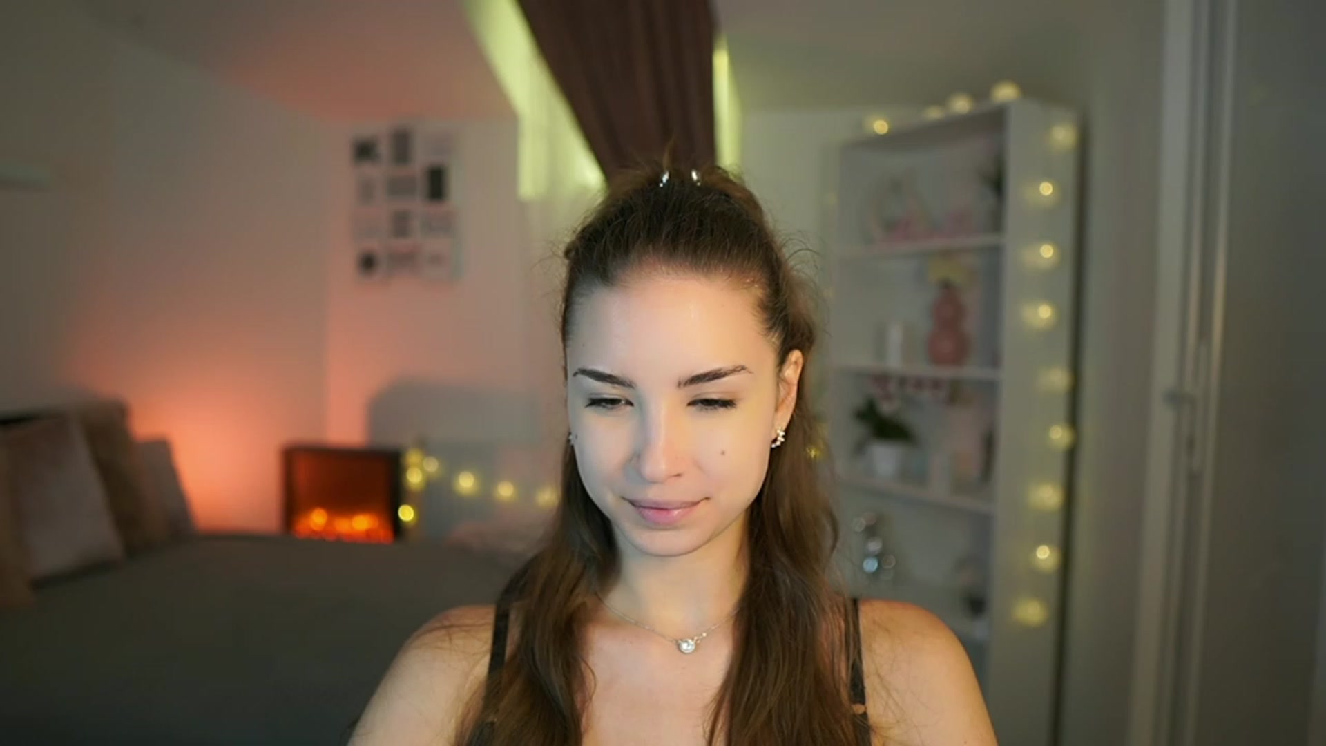 Gallery image thumbnail from Shy_jane's myfreecams stream on, 07/08/2023, 10:53 image 15 of 20