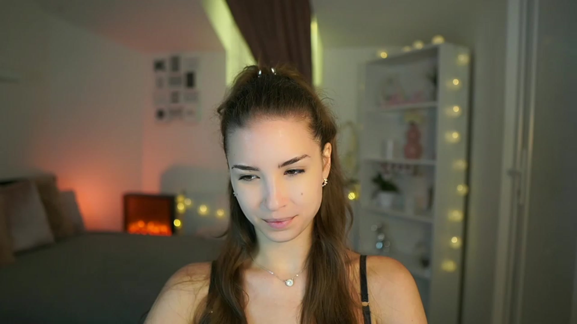 Gallery image thumbnail from Shy_jane's myfreecams stream on, 07/08/2023, 10:53 image 8 of 20