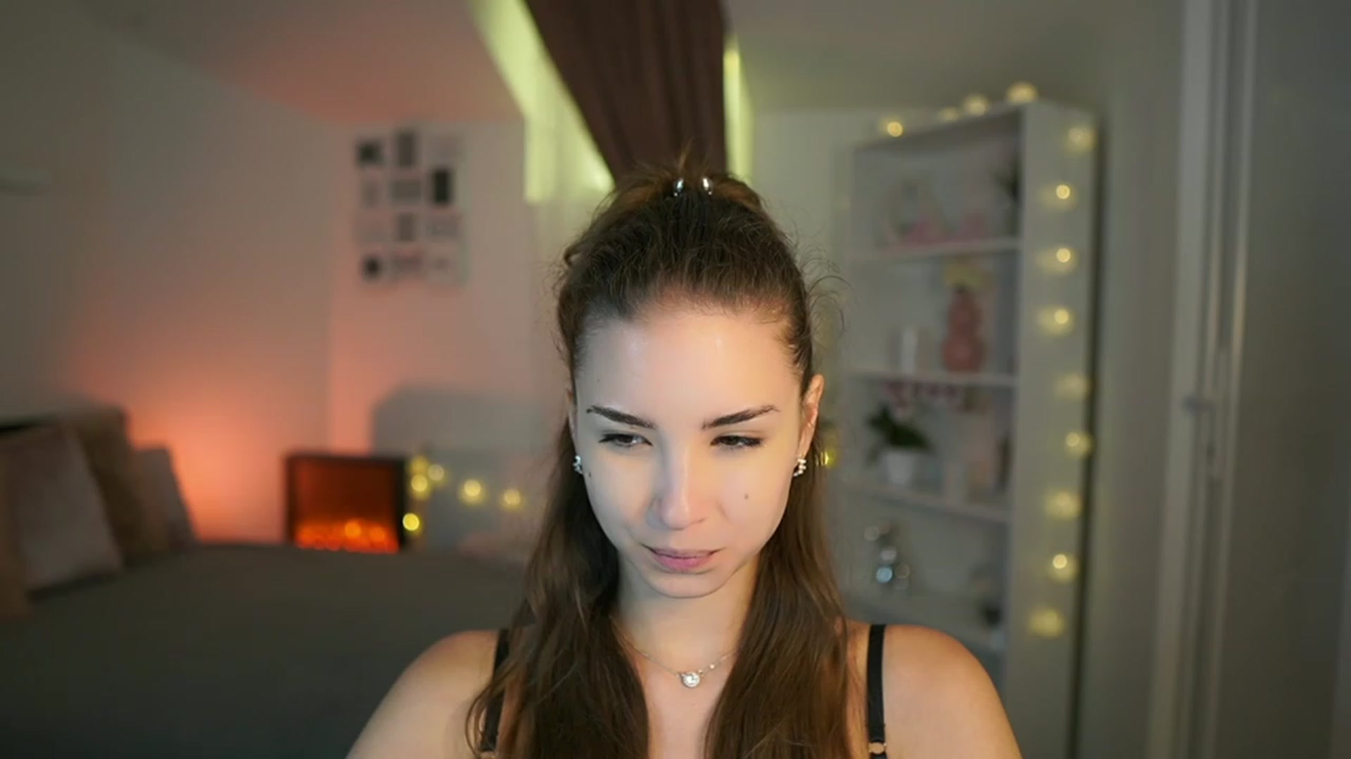 Gallery image thumbnail from Shy_jane's myfreecams stream on, 07/08/2023, 11:50 image 18 of 20