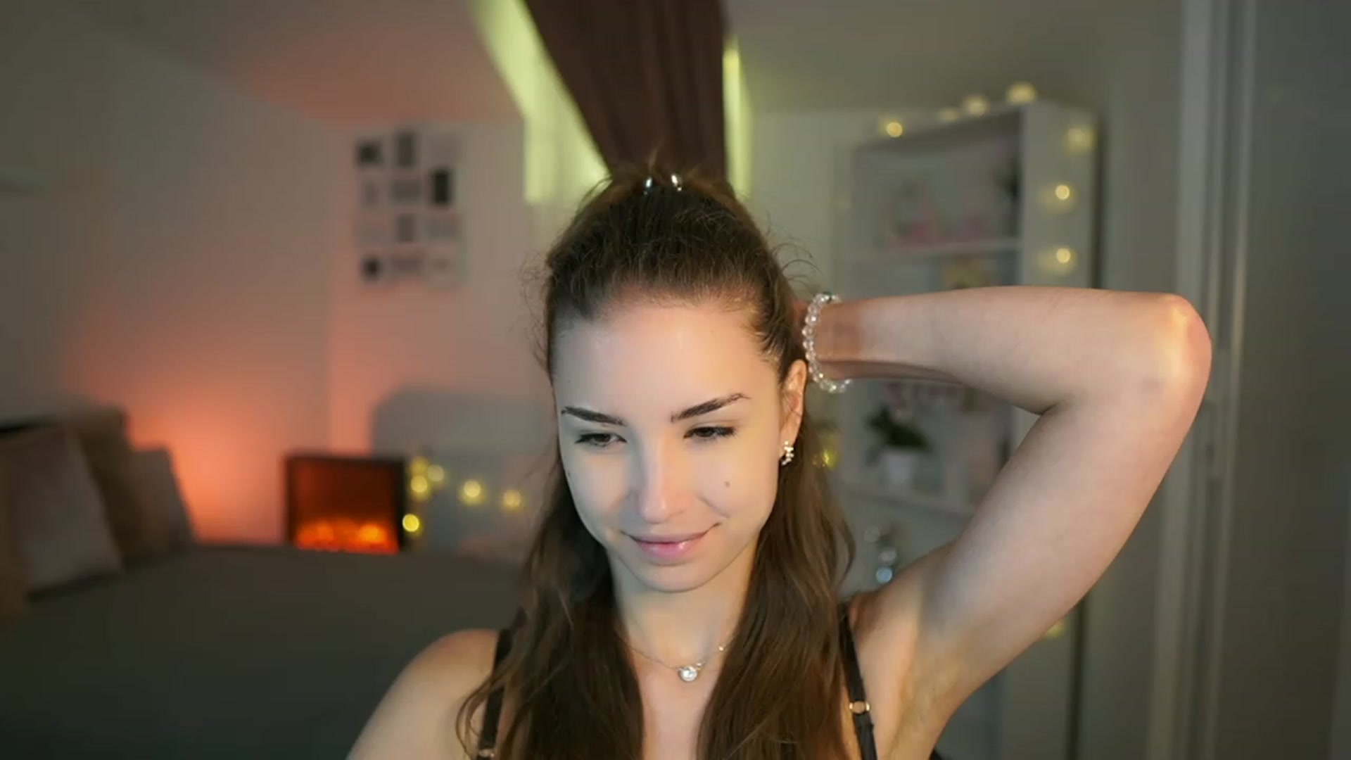 Gallery image thumbnail from Shy_jane's myfreecams stream on, 07/08/2023, 11:50 image 13 of 20