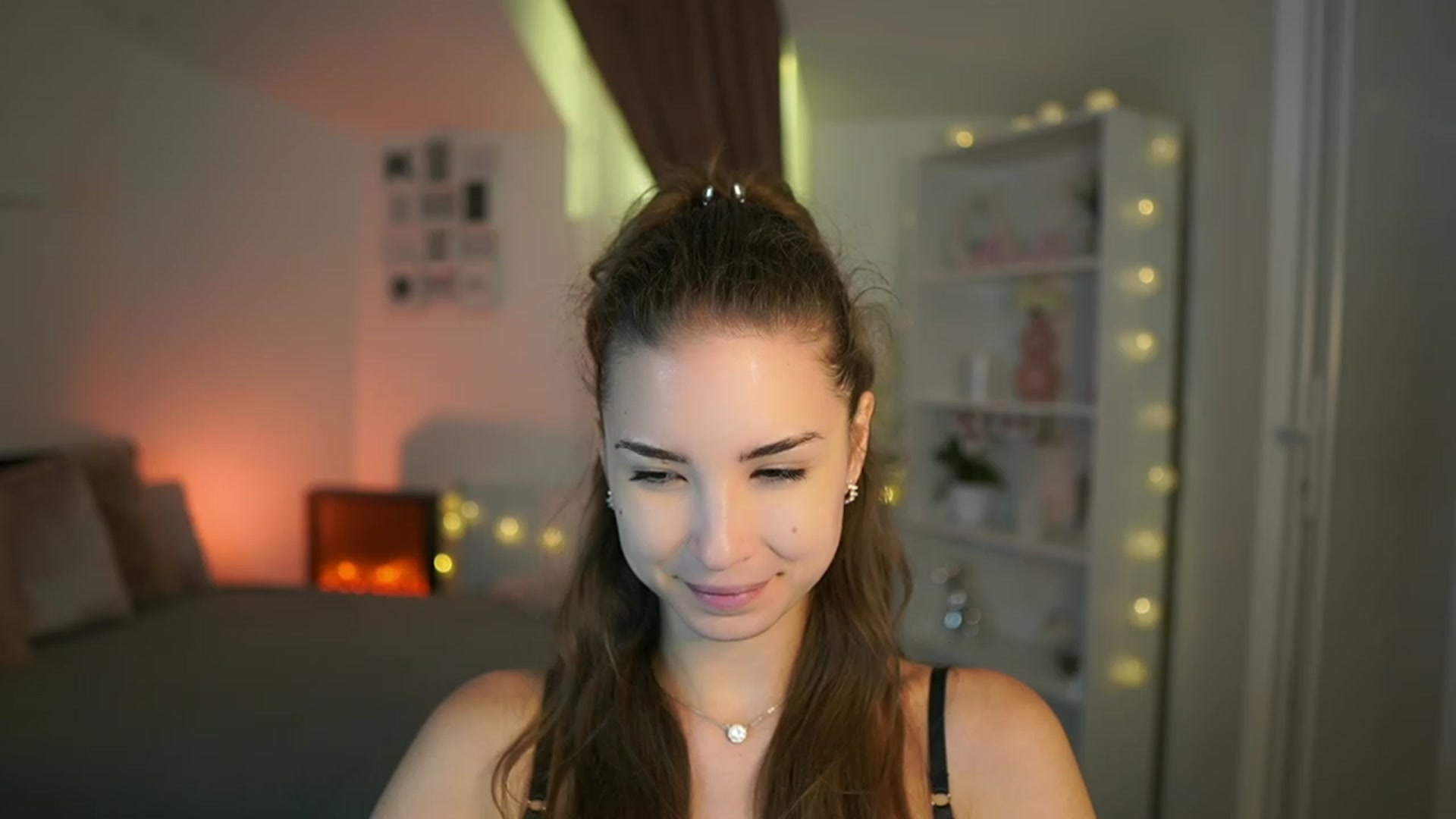 Gallery image thumbnail from Shy_jane's myfreecams stream on, 07/08/2023, 11:50 image 6 of 20