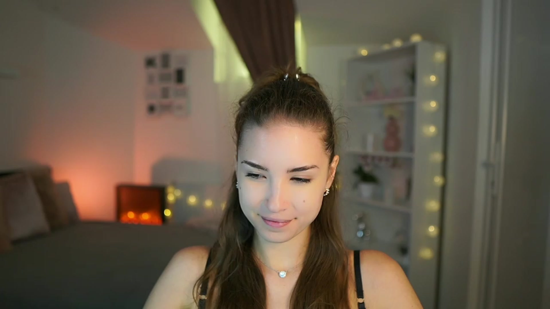 Gallery image thumbnail from Shy_jane's myfreecams stream on, 07/08/2023, 11:50 image 19 of 20