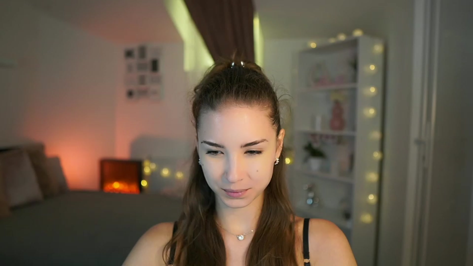 Gallery image thumbnail from Shy_jane's myfreecams stream on, 07/08/2023, 11:50 image 15 of 20