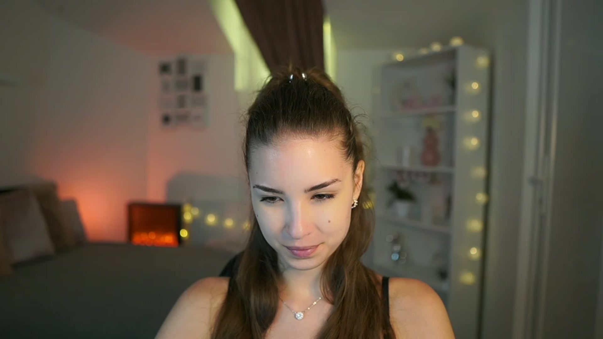 Gallery image thumbnail from Shy_jane's myfreecams stream on, 07/08/2023, 13:14 image 7 of 20