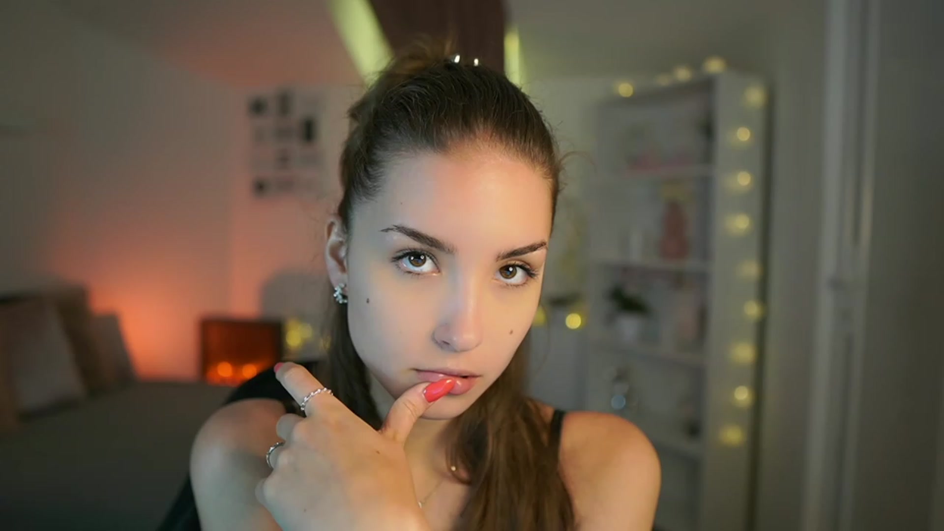 Gallery image thumbnail from Shy_jane's myfreecams stream on, 07/08/2023, 13:14 image 3 of 20
