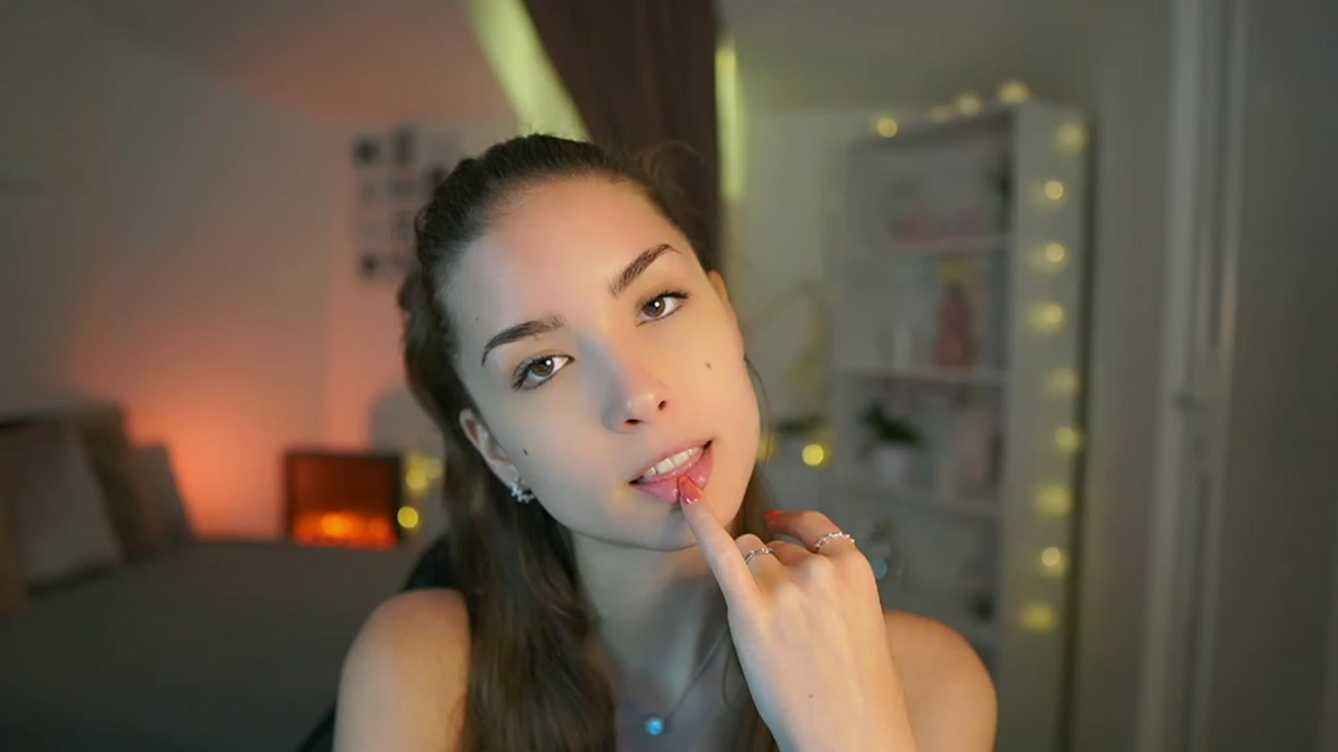Gallery image thumbnail from Shy_jane's myfreecams stream on, 07/08/2023, 13:14 image 2 of 20