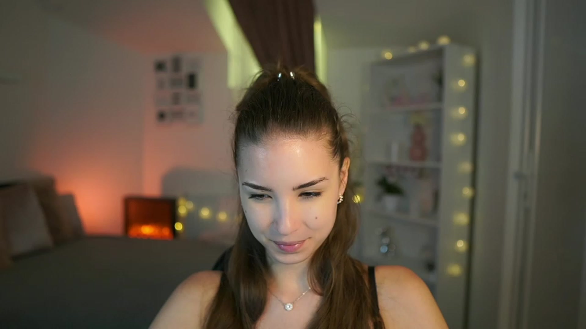 Gallery image thumbnail from Shy_jane's myfreecams stream on, 07/08/2023, 13:14 image 8 of 20