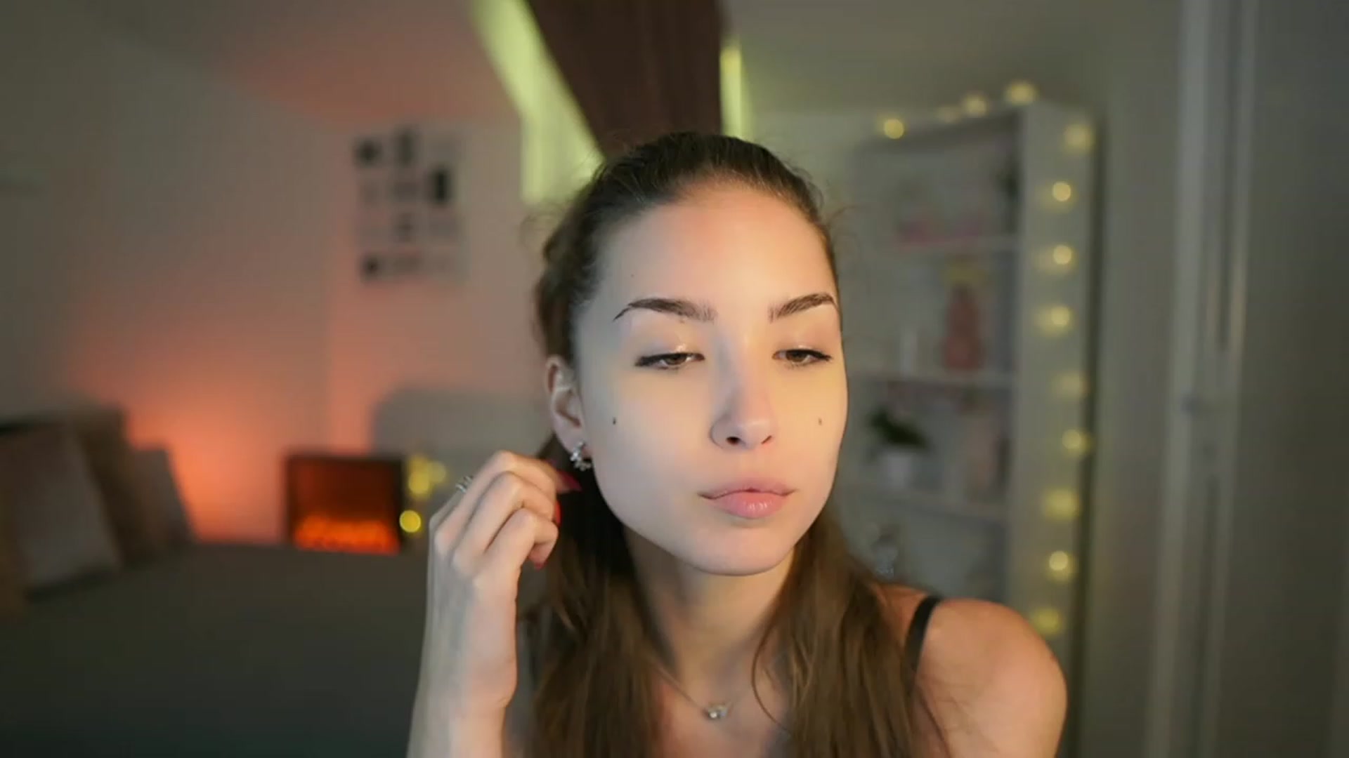 Gallery image thumbnail from Shy_jane's myfreecams stream on, 07/08/2023, 14:37 image 5 of 20