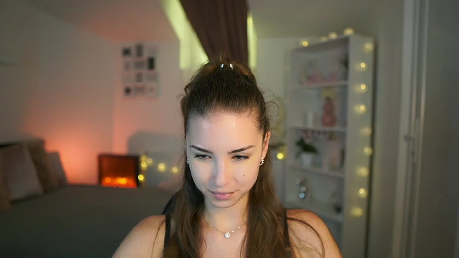 Gallery image thumbnail from Shy_jane's myfreecams stream on, 07/08/2023, 14:37 image 13 of 20