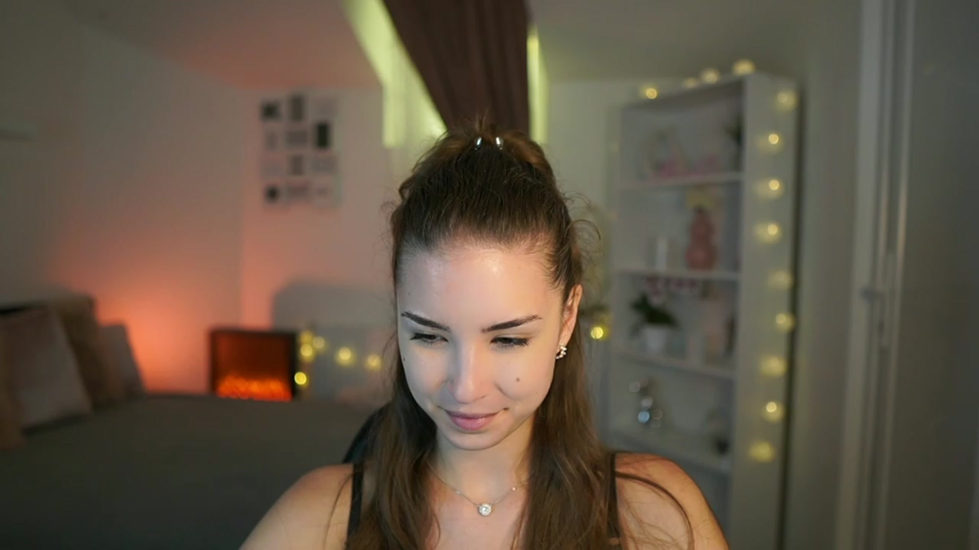 Gallery image thumbnail from Shy_jane's myfreecams stream on, 07/08/2023, 14:37 image 14 of 20