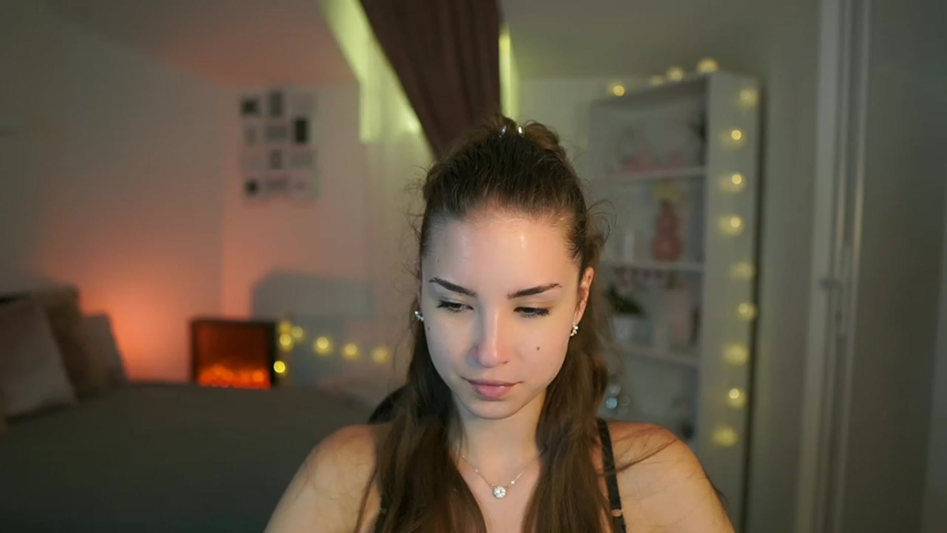 Gallery image thumbnail from Shy_jane's myfreecams stream on, 07/08/2023, 16:45 image 14 of 20