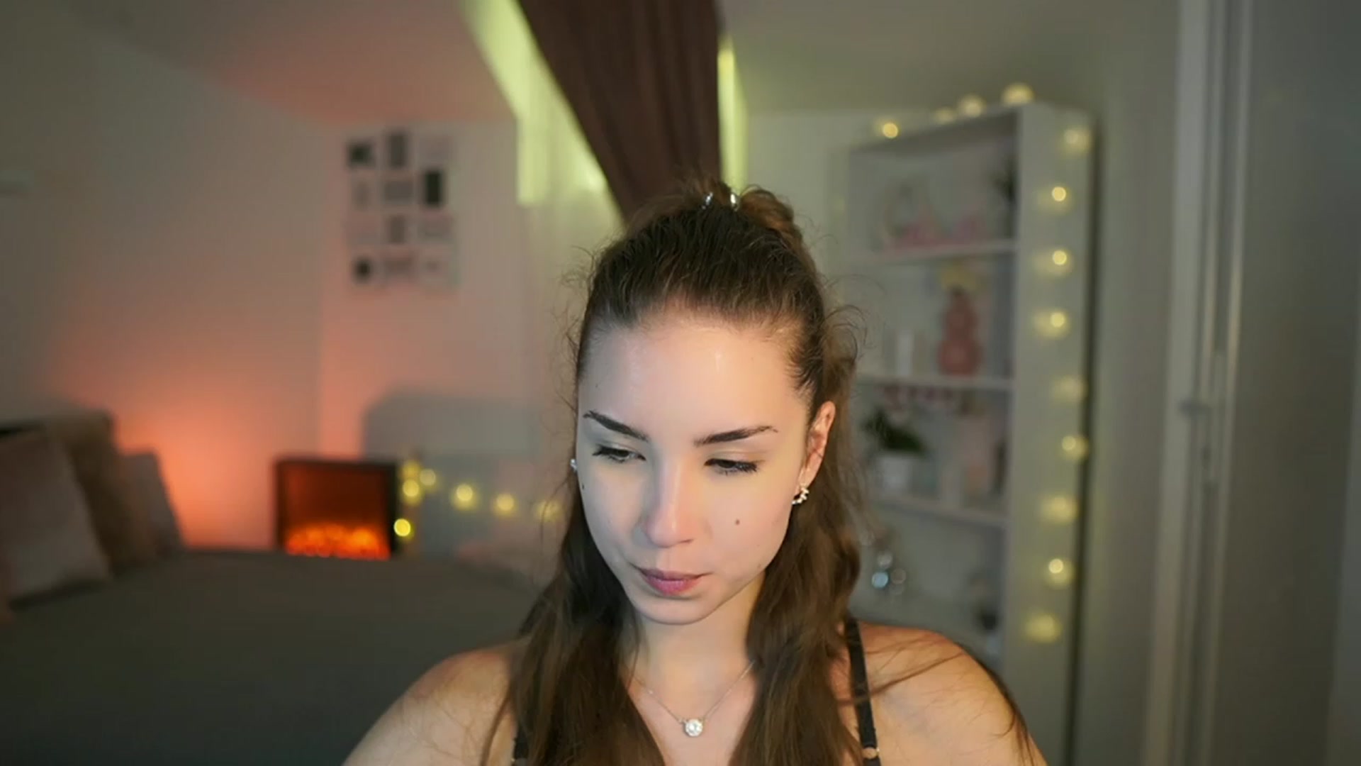 Gallery image thumbnail from Shy_jane's myfreecams stream on, 07/08/2023, 16:45 image 12 of 20