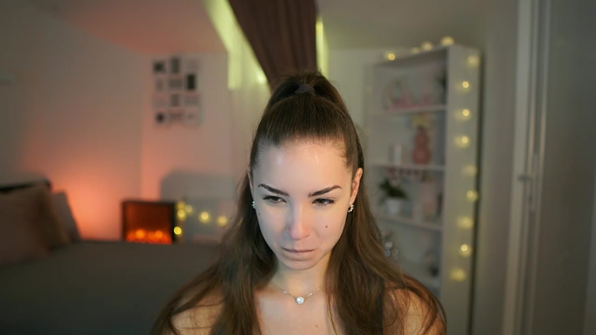 Gallery image thumbnail from Shy_jane's myfreecams stream on, 07/09/2023, 08:50 image 17 of 20
