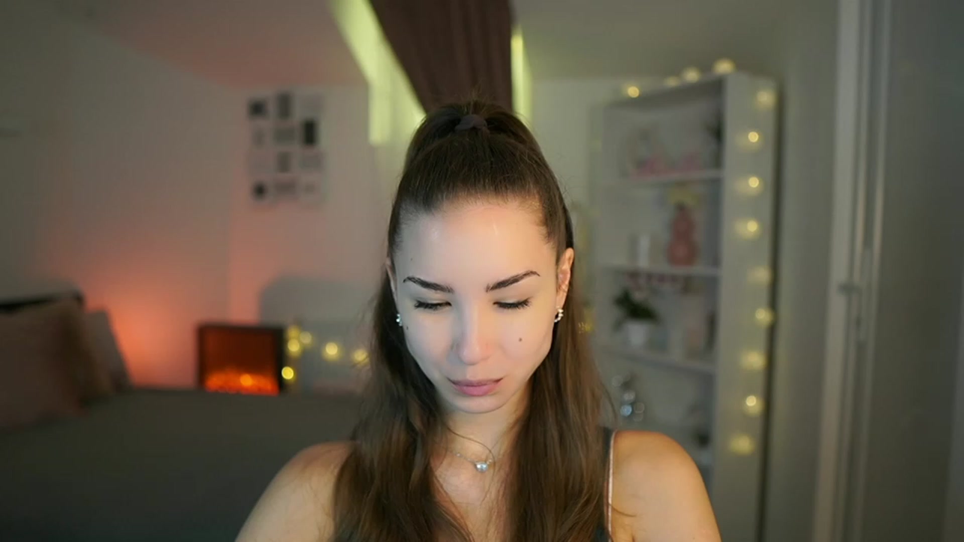 Gallery image thumbnail from Shy_jane's myfreecams stream on, 07/09/2023, 08:50 image 1 of 20