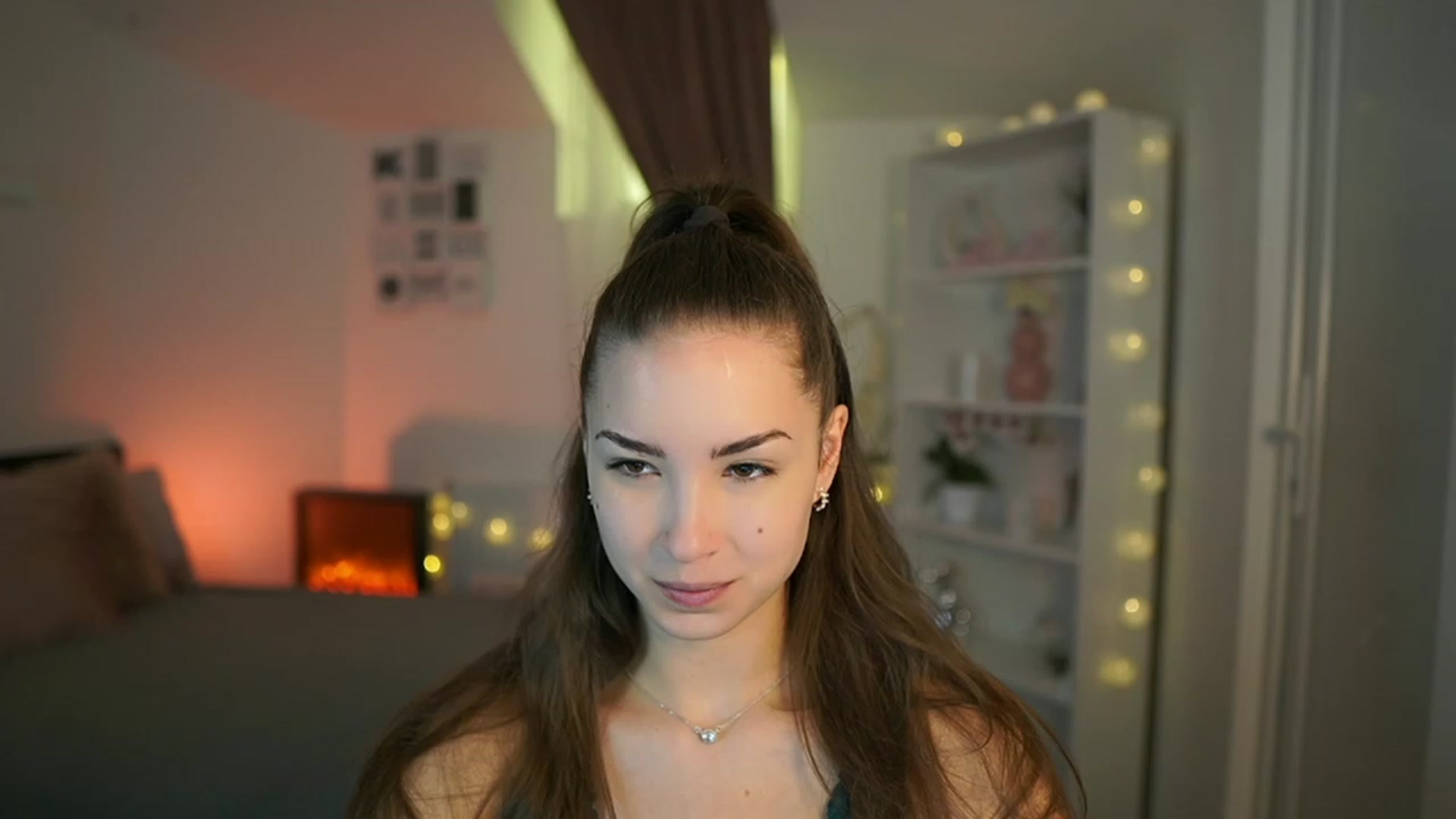 Gallery image thumbnail from Shy_jane's myfreecams stream on, 07/09/2023, 08:50 image 13 of 20