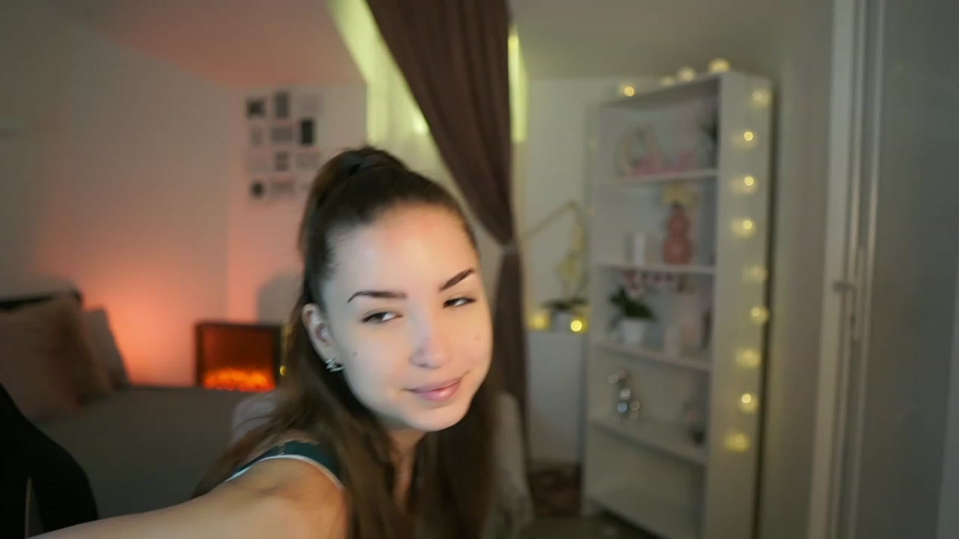 Gallery image thumbnail from Shy_jane's myfreecams stream on, 07/09/2023, 08:50 image 3 of 20