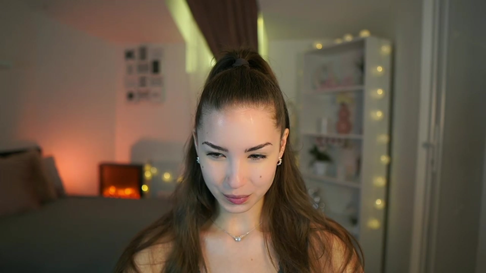 Gallery image thumbnail from Shy_jane's myfreecams stream on, 07/09/2023, 08:50 image 16 of 20