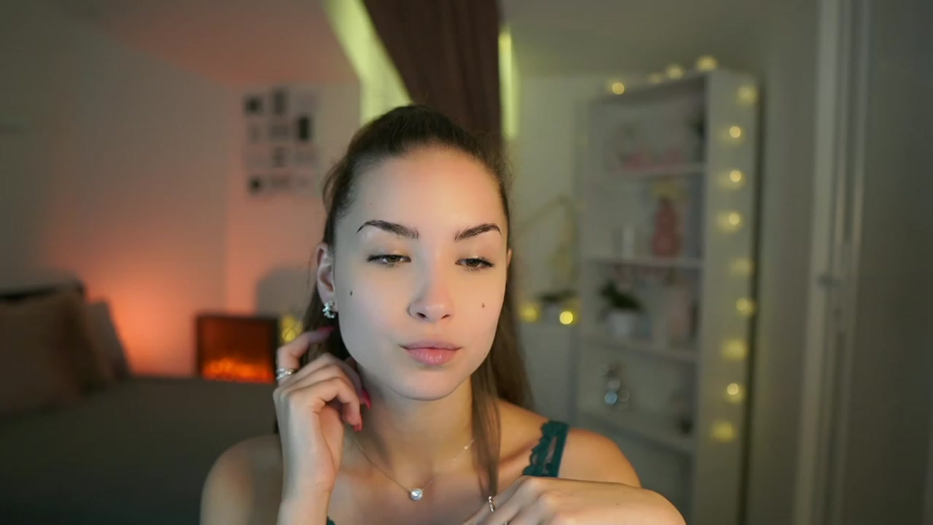 Gallery image thumbnail from Shy_jane's myfreecams stream on, 07/09/2023, 11:40 image 11 of 20