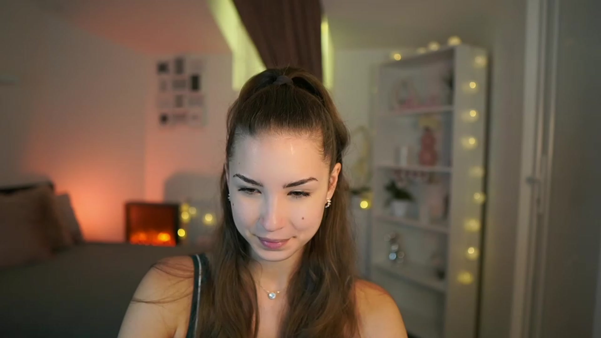 Gallery image thumbnail from Shy_jane's myfreecams stream on, 07/09/2023, 11:40 image 5 of 20