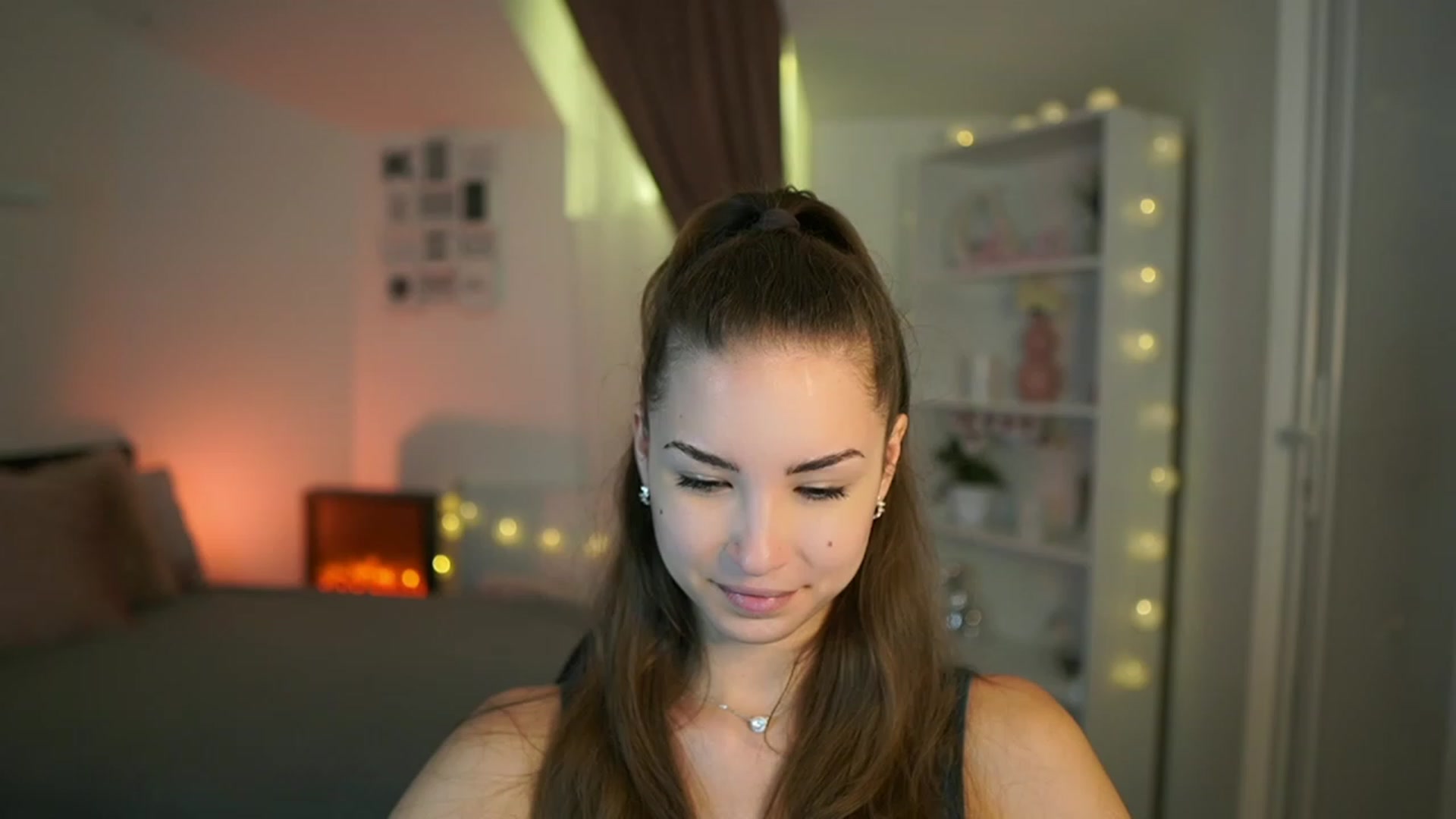 Gallery image thumbnail from Shy_jane's myfreecams stream on, 07/09/2023, 11:40 image 1 of 20