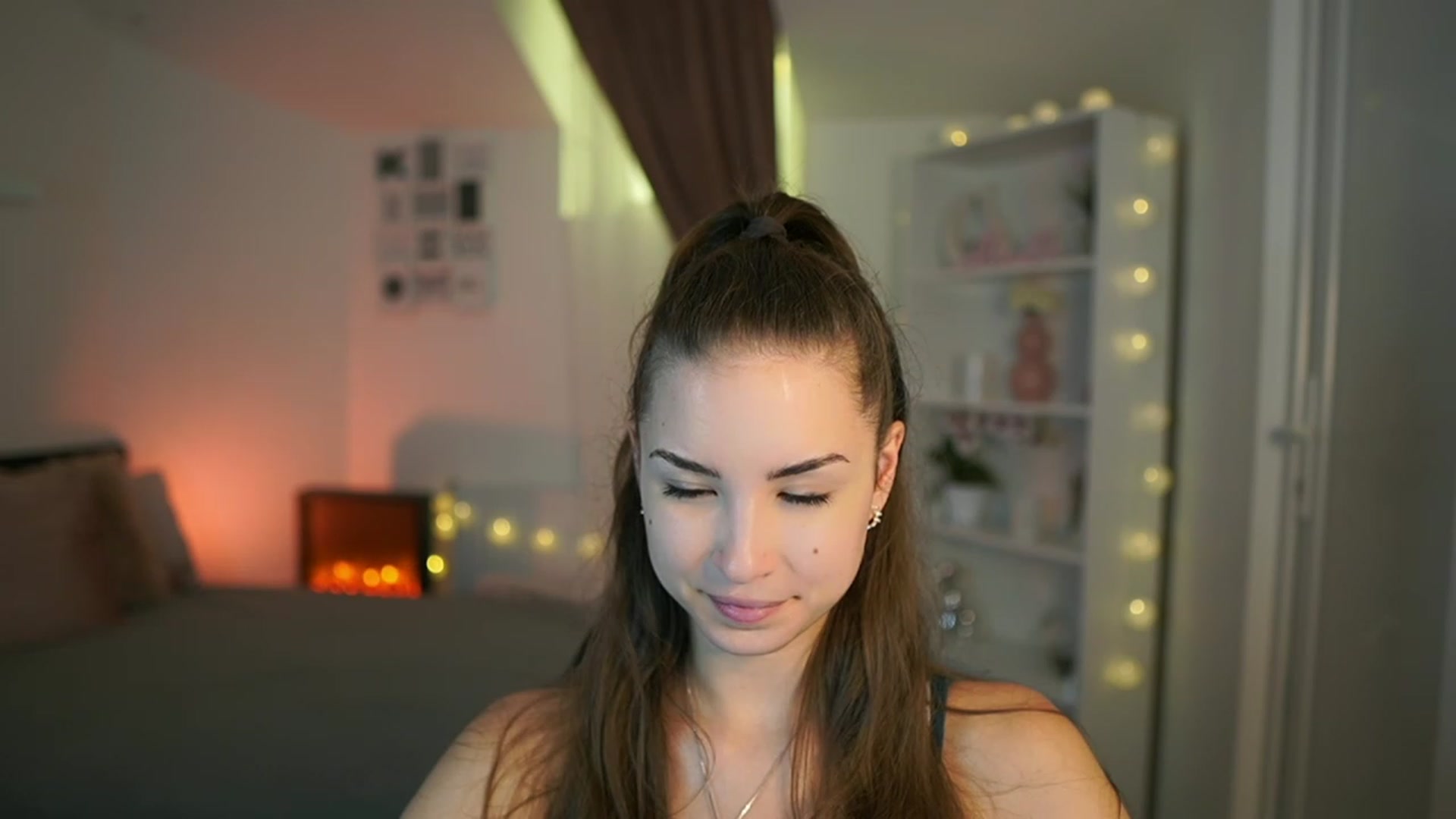 Gallery image thumbnail from Shy_jane's myfreecams stream on, 07/09/2023, 14:04 image 6 of 20