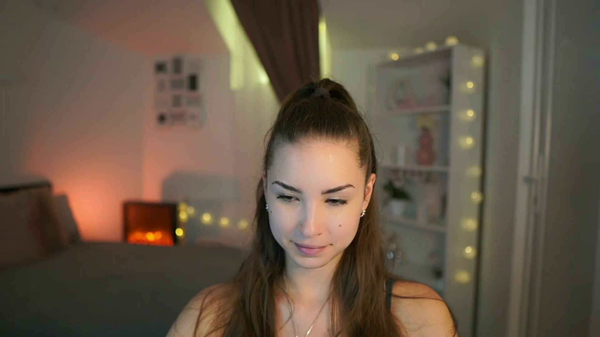 Gallery image thumbnail from Shy_jane's myfreecams stream on, 07/09/2023, 14:04 image 1 of 20