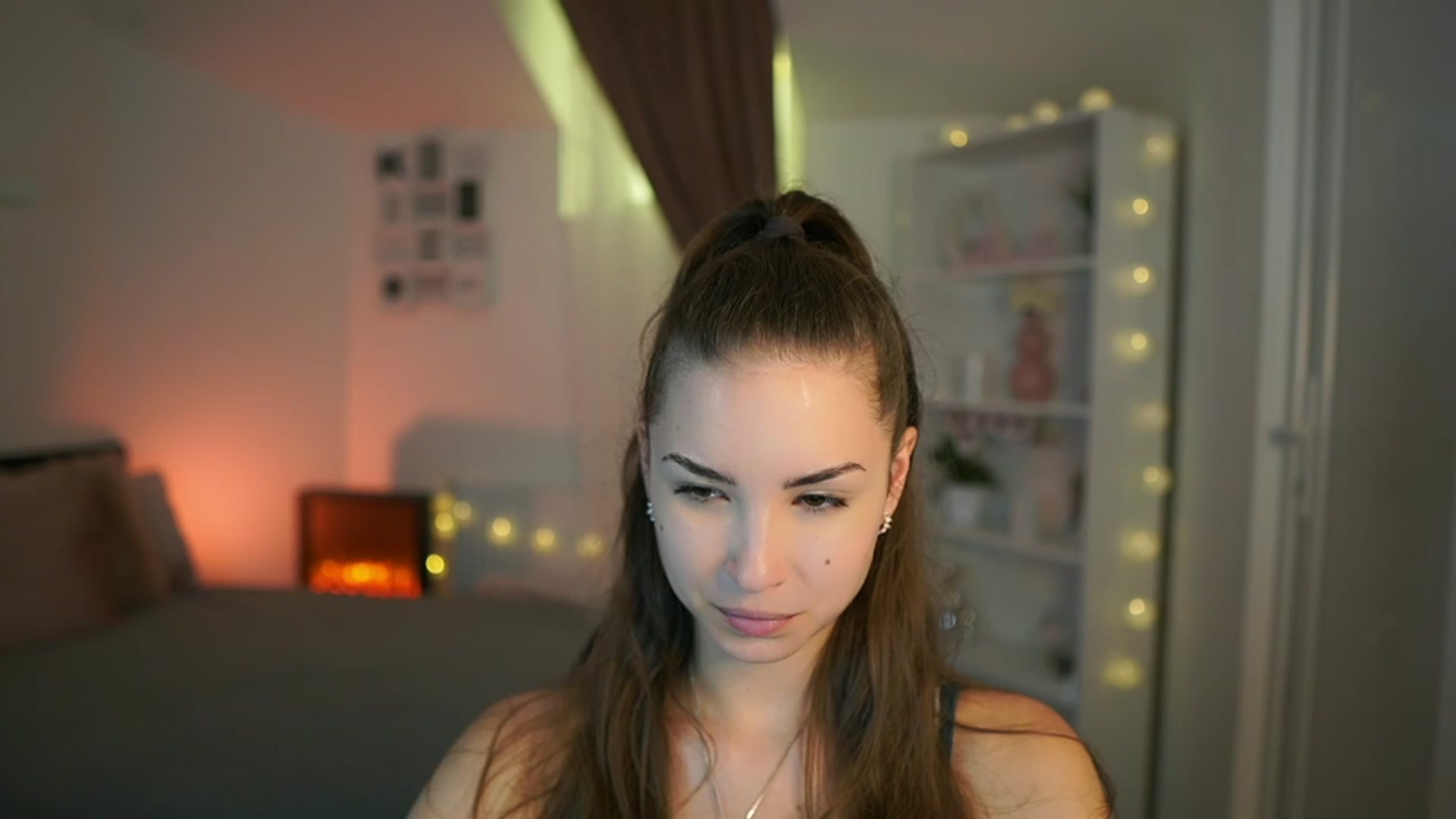 Gallery image thumbnail from Shy_jane's myfreecams stream on, 07/09/2023, 14:04 image 2 of 20