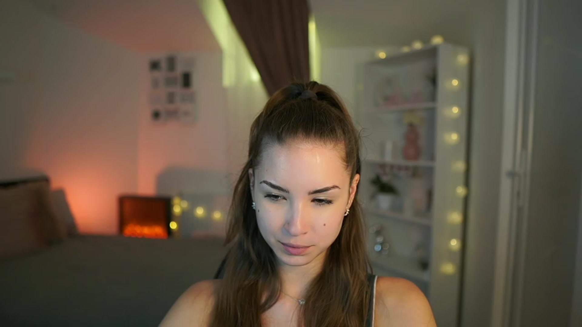 Gallery image thumbnail from Shy_jane's myfreecams stream on, 07/09/2023, 16:36 image 14 of 20