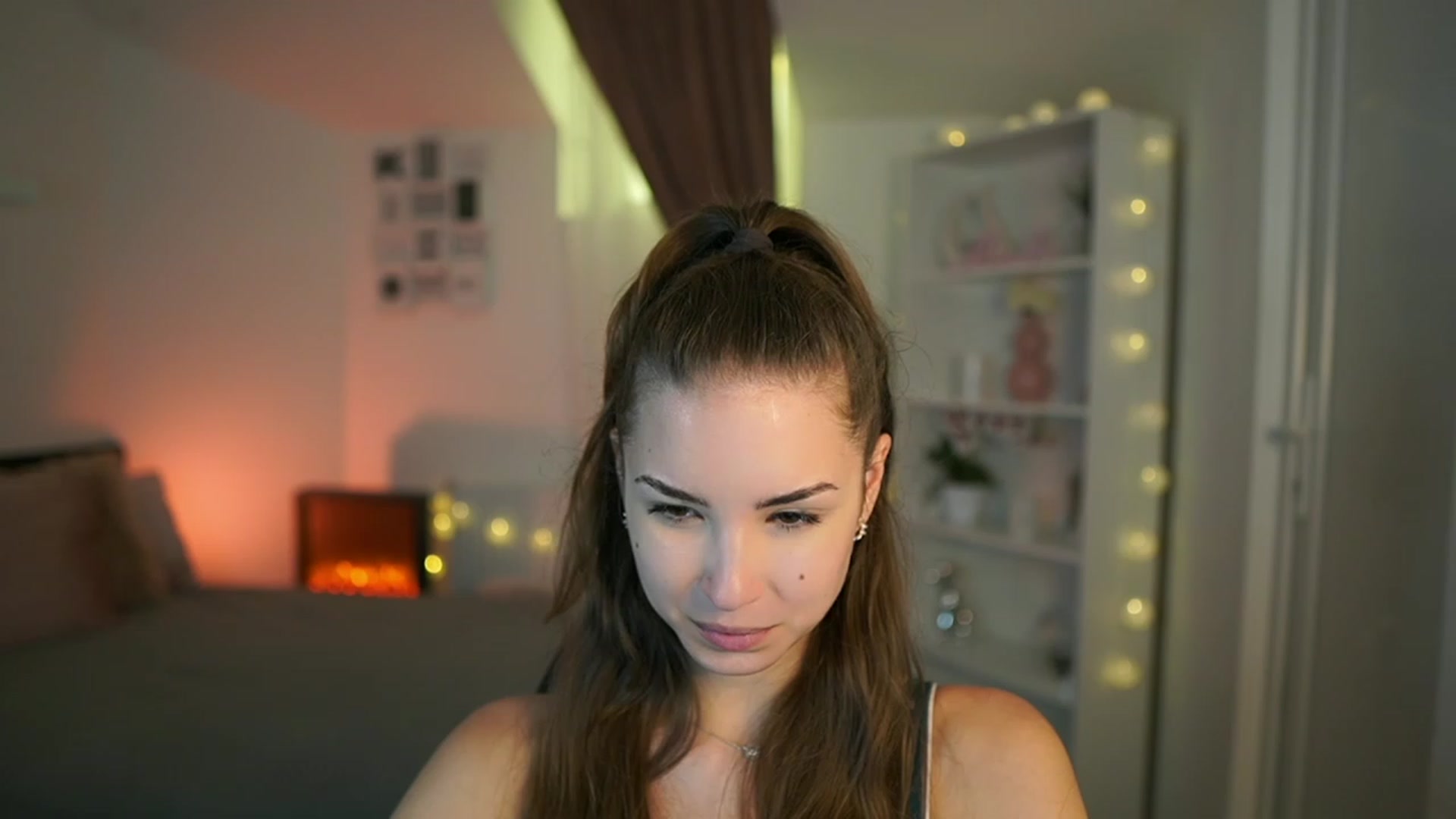 Gallery image thumbnail from Shy_jane's myfreecams stream on, 07/09/2023, 16:36 image 10 of 20