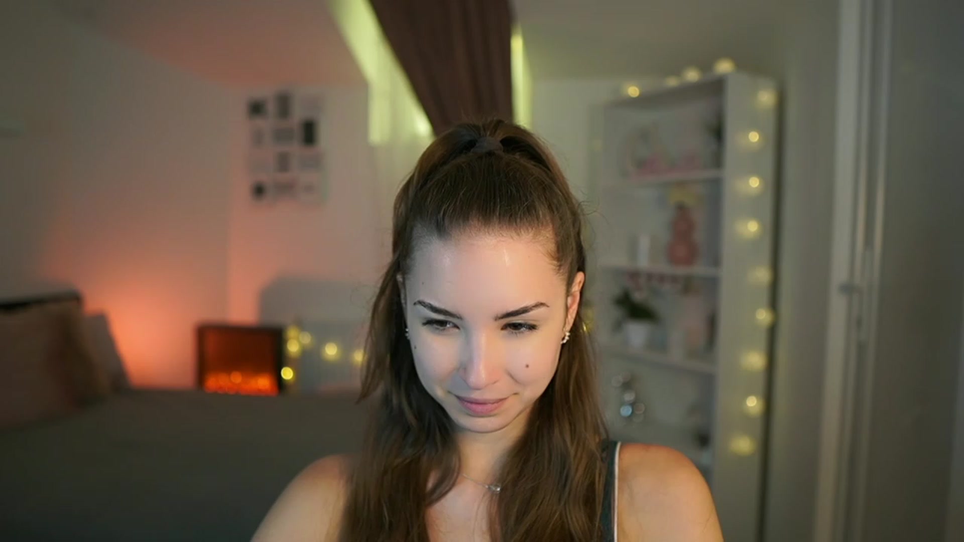 Gallery image thumbnail from Shy_jane's myfreecams stream on, 07/09/2023, 16:36 image 3 of 20
