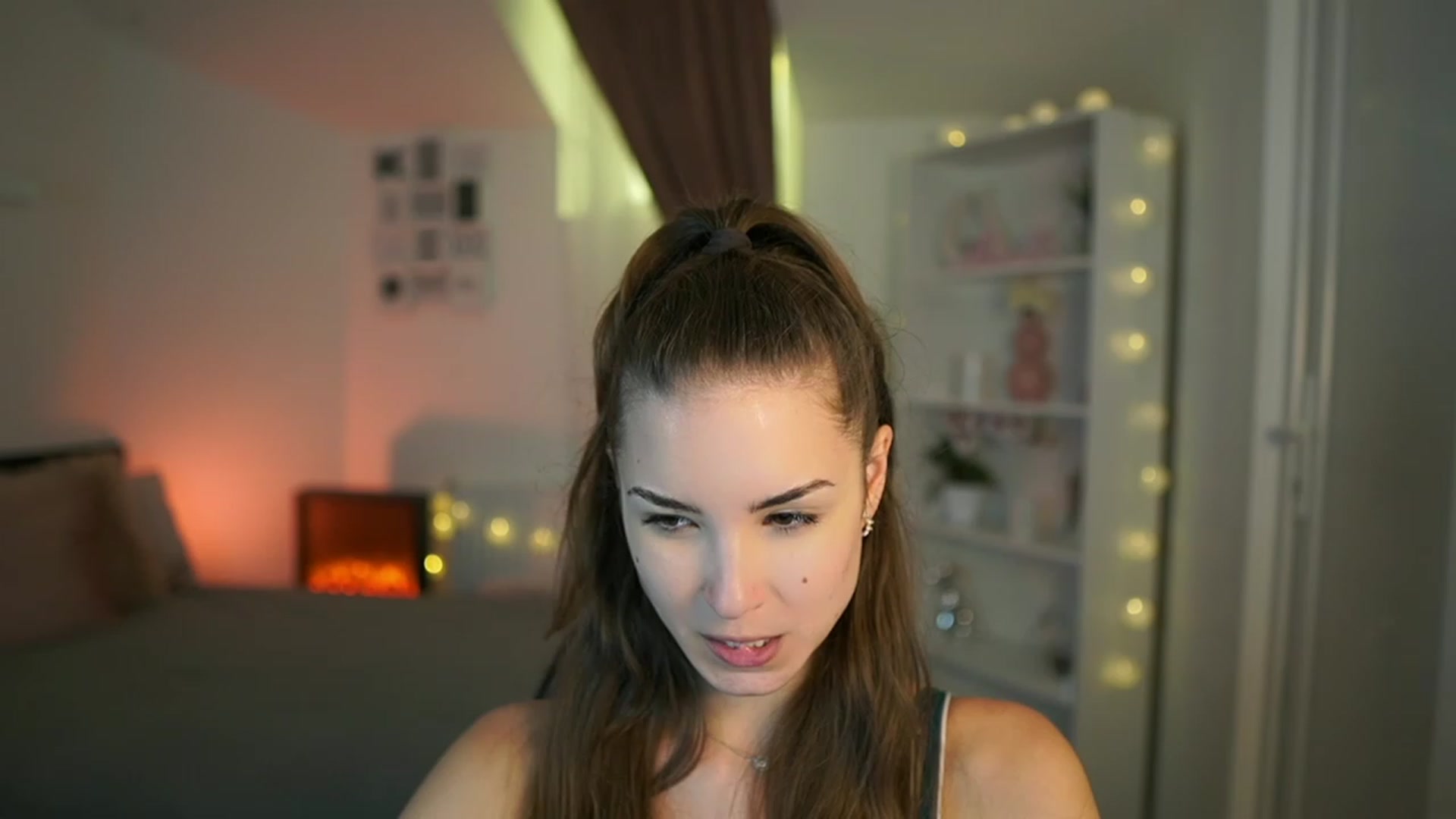 Gallery image thumbnail from Shy_jane's myfreecams stream on, 07/09/2023, 16:36 image 12 of 20
