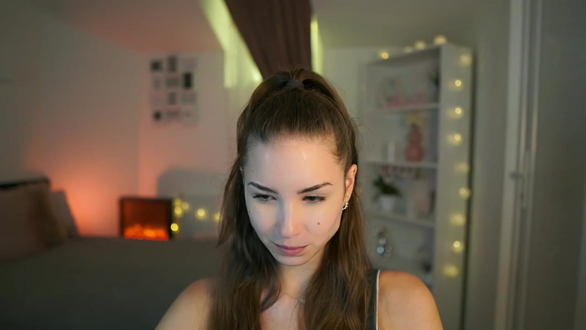 Gallery image thumbnail from Shy_jane's myfreecams stream on, 07/09/2023, 16:36 image 5 of 20