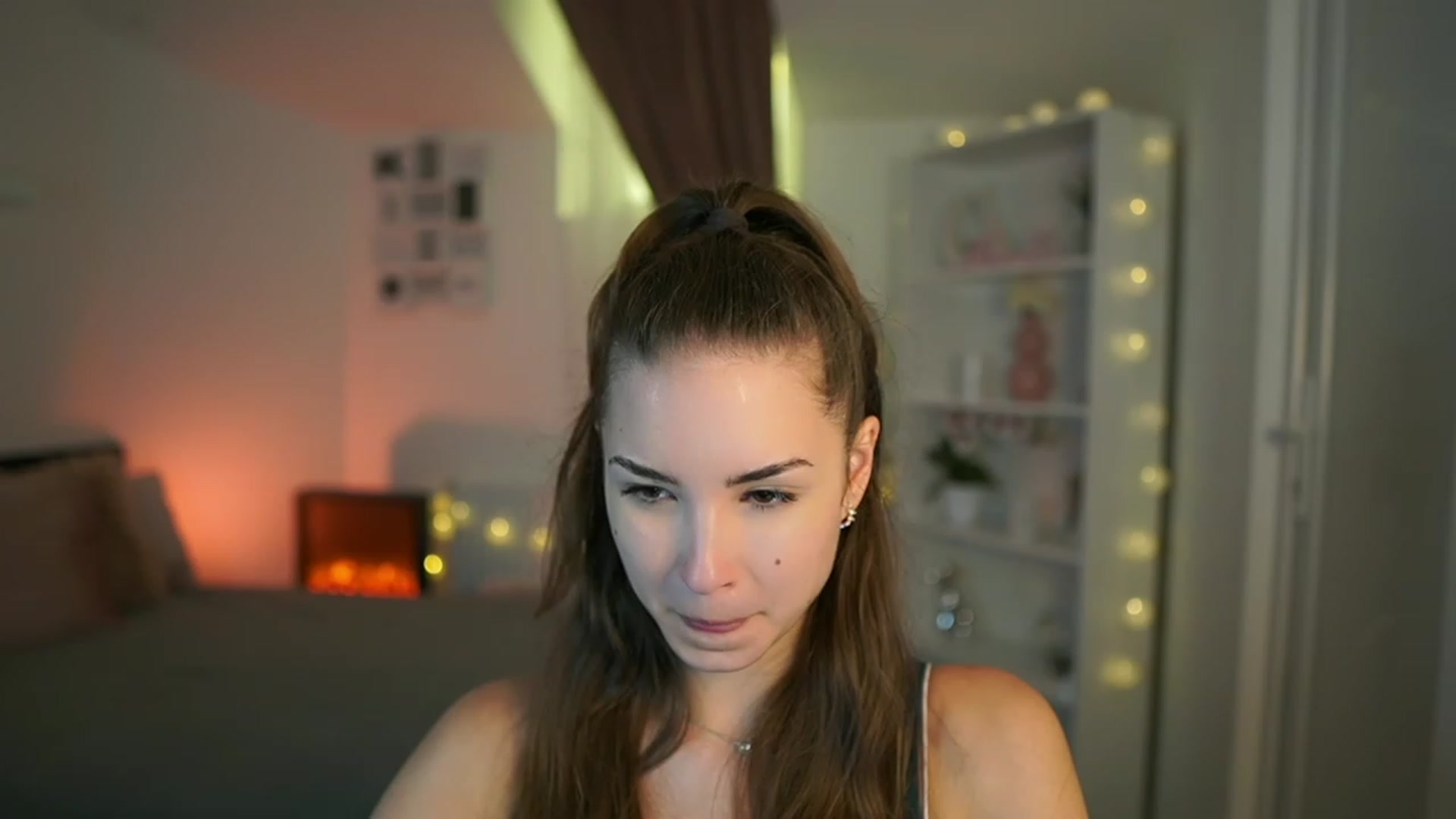 Gallery image thumbnail from Shy_jane's myfreecams stream on, 07/09/2023, 16:36 image 6 of 20
