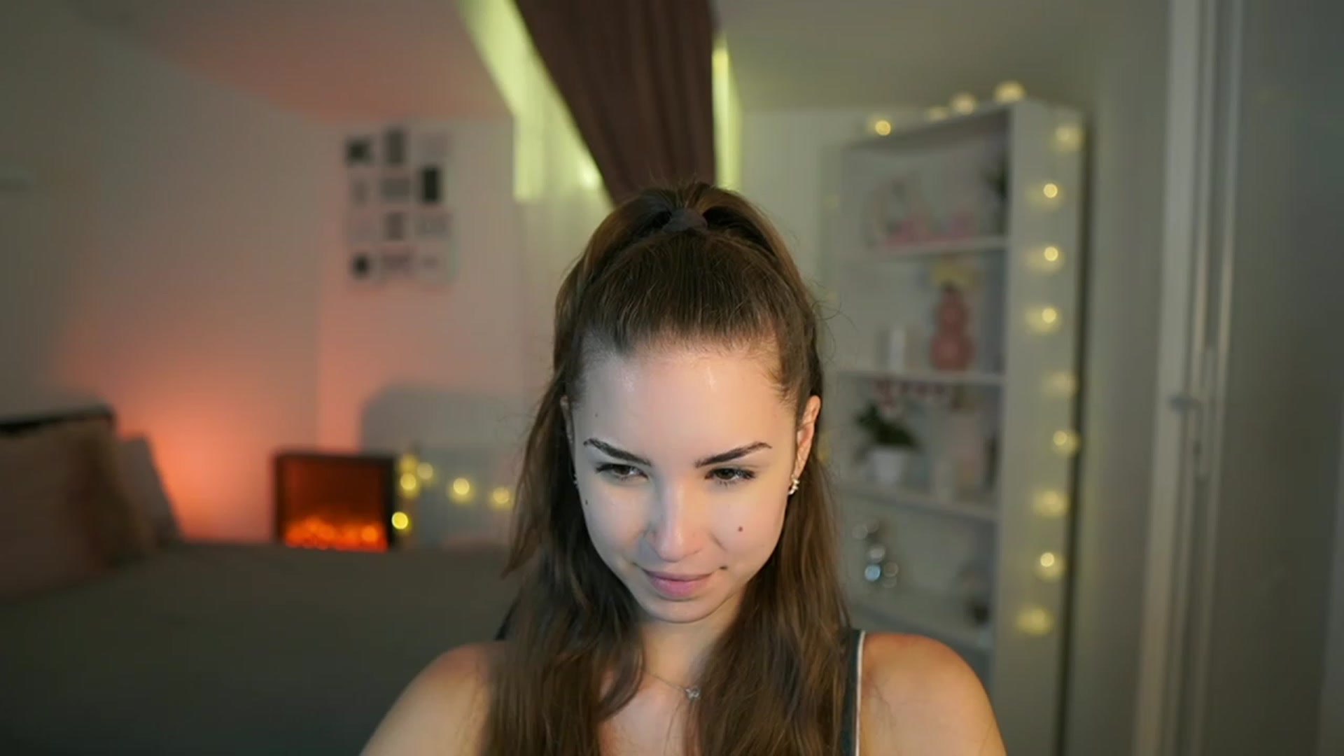 Gallery image thumbnail from Shy_jane's myfreecams stream on, 07/09/2023, 16:36 image 9 of 20